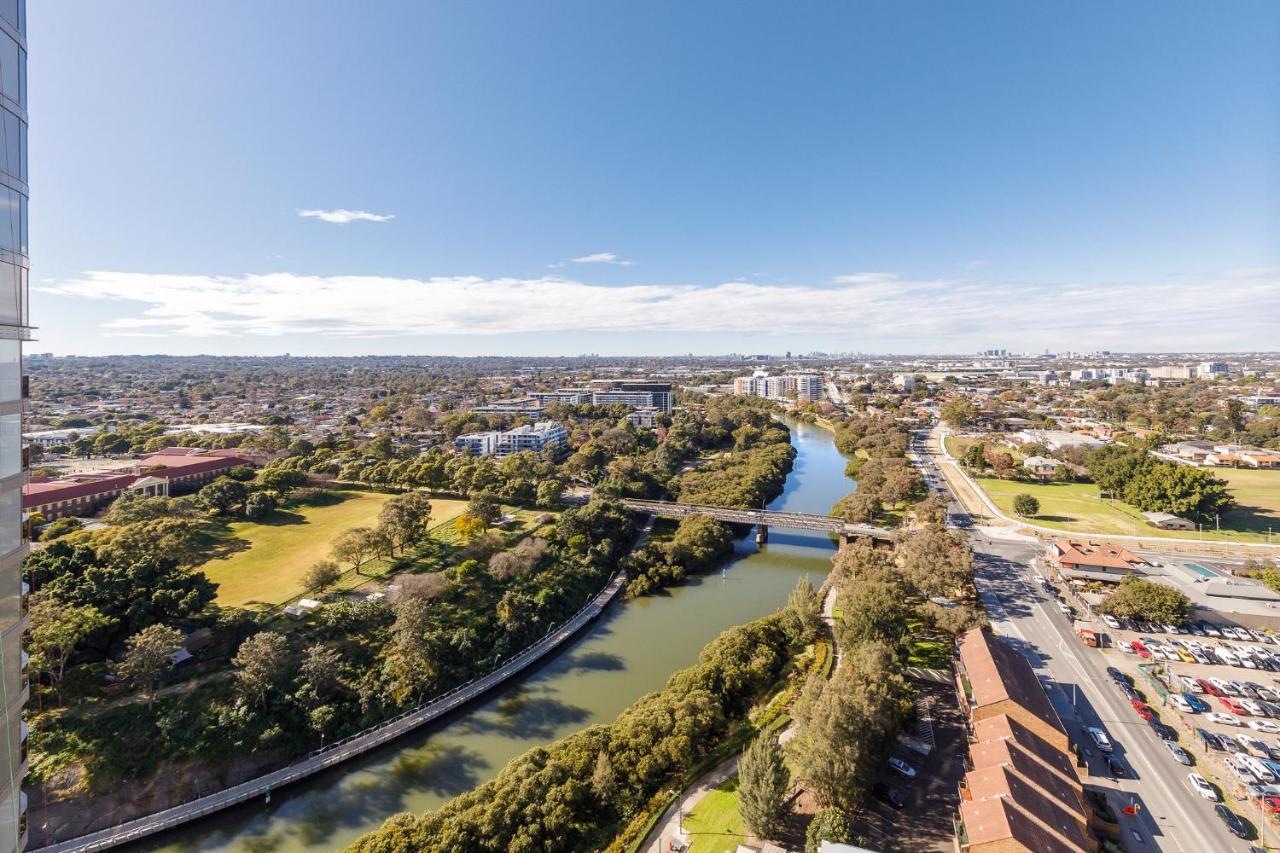 Meriton Suites George Street, Parramatta Сидней Экстерьер фото