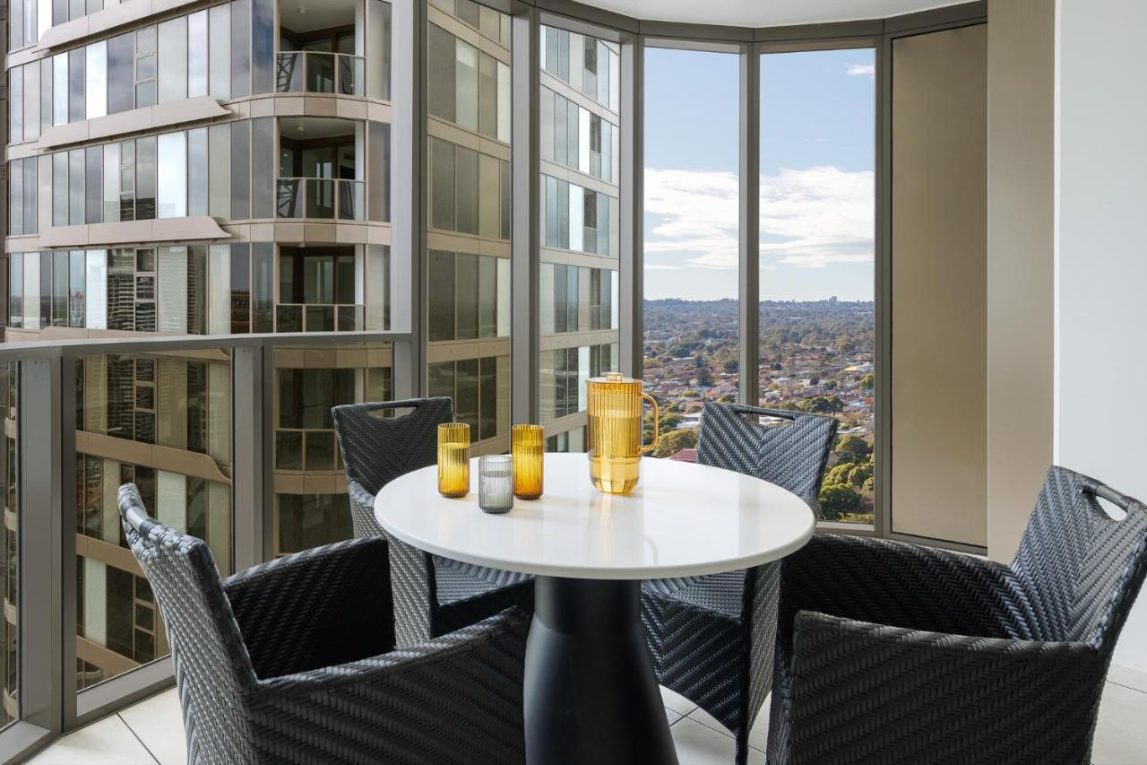 Meriton Suites George Street, Parramatta Сидней Экстерьер фото