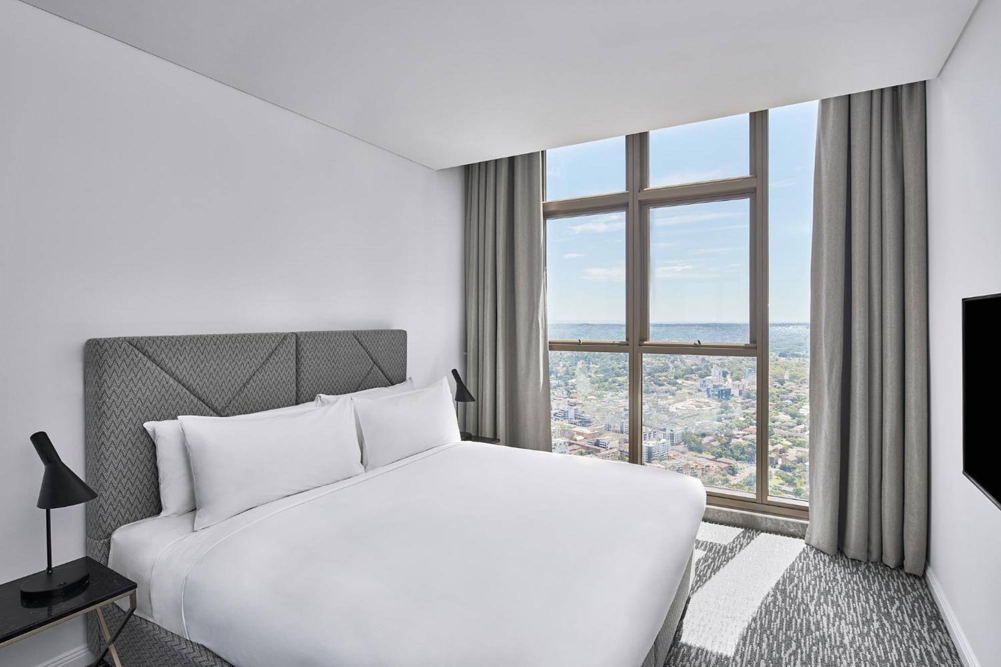Meriton Suites George Street, Parramatta Сидней Экстерьер фото
