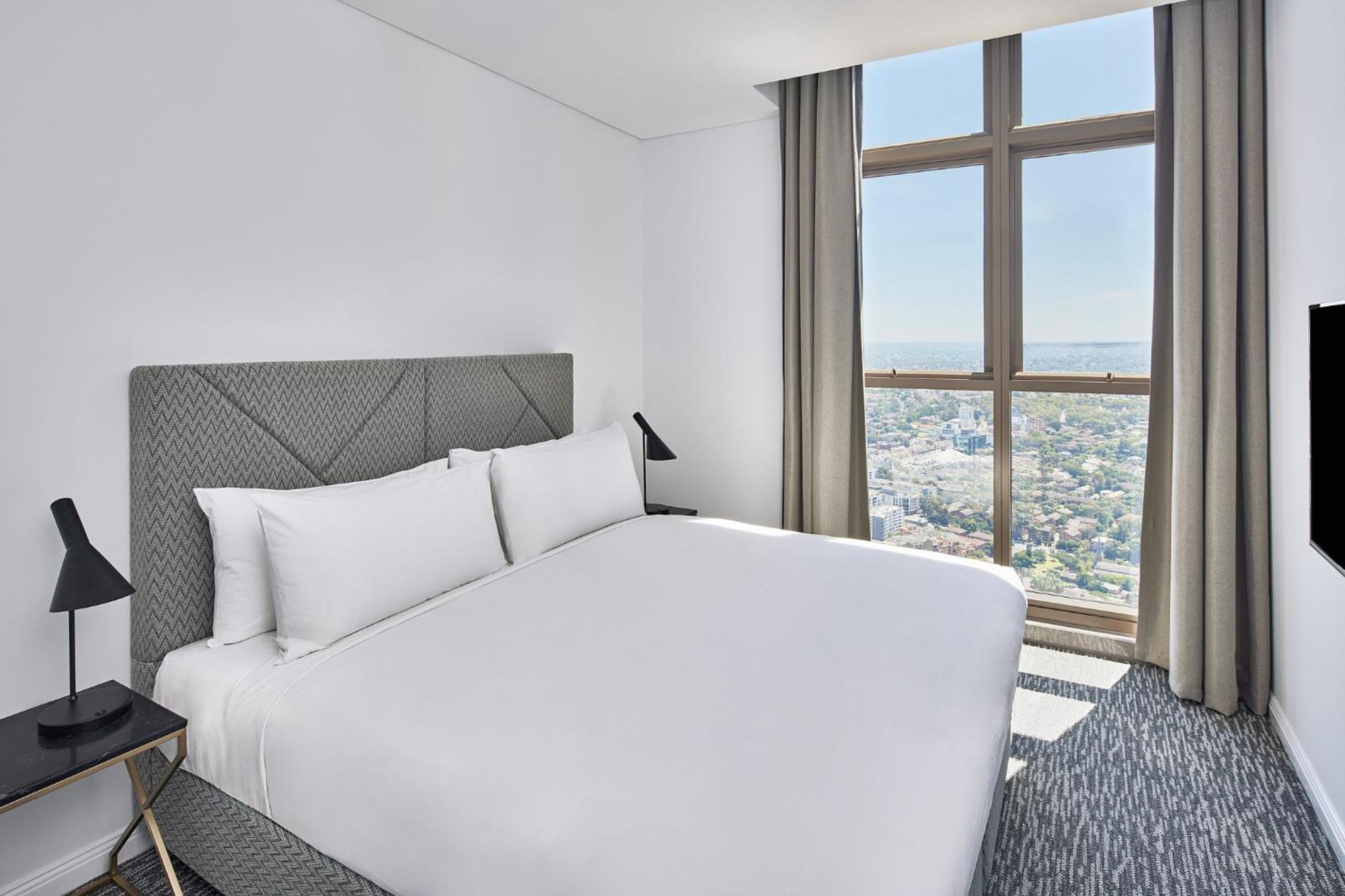 Meriton Suites George Street, Parramatta Сидней Экстерьер фото