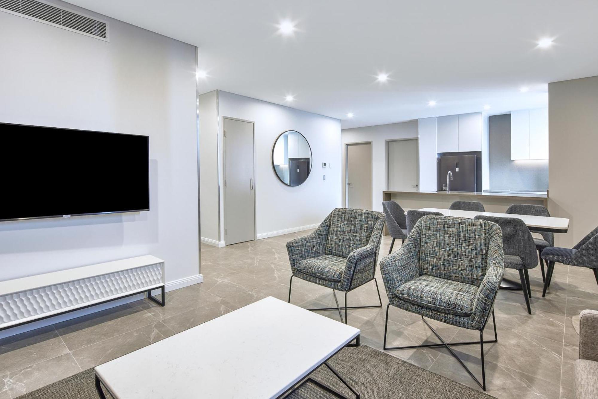 Meriton Suites George Street, Parramatta Сидней Экстерьер фото