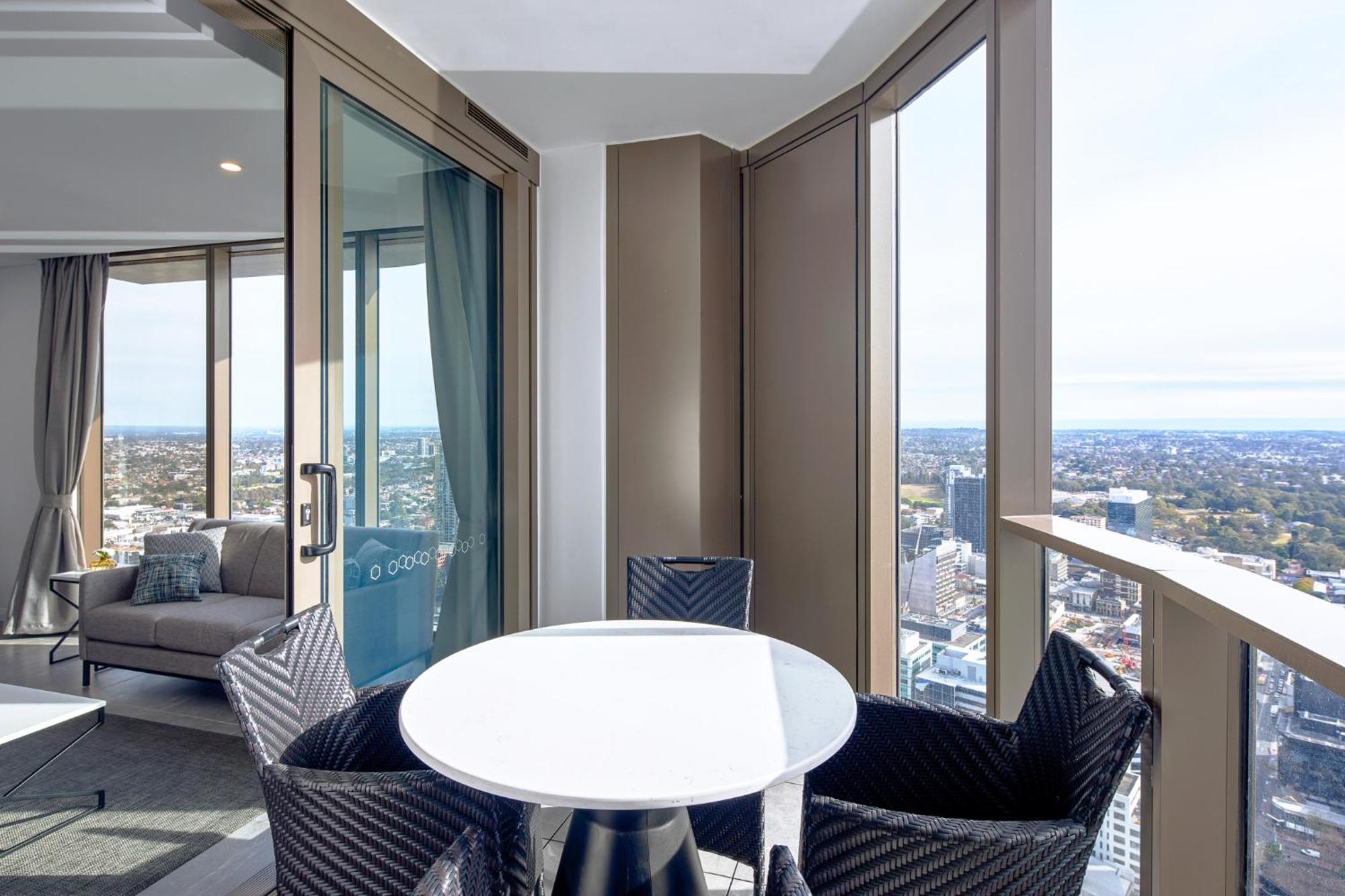 Meriton Suites George Street, Parramatta Сидней Экстерьер фото