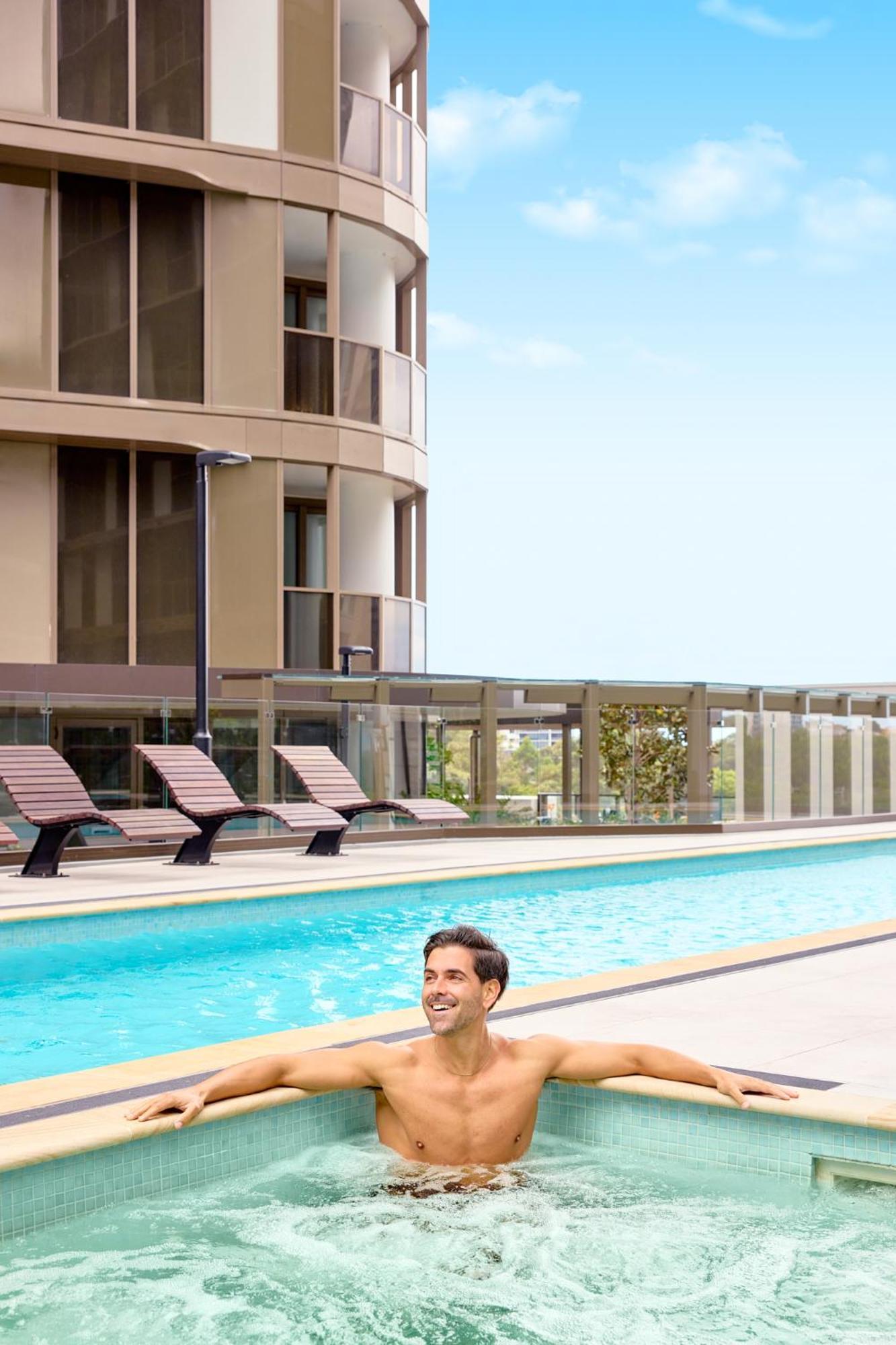 Meriton Suites George Street, Parramatta Сидней Экстерьер фото