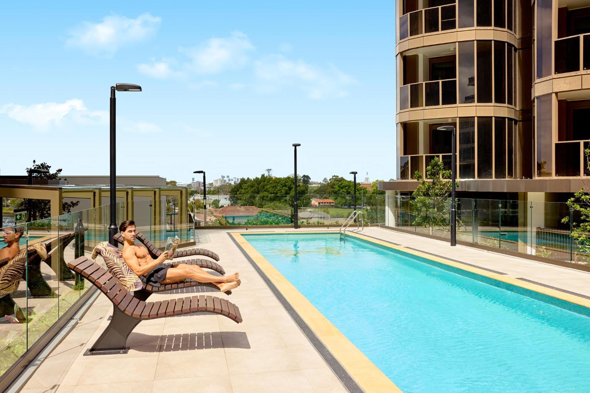 Meriton Suites George Street, Parramatta Сидней Экстерьер фото